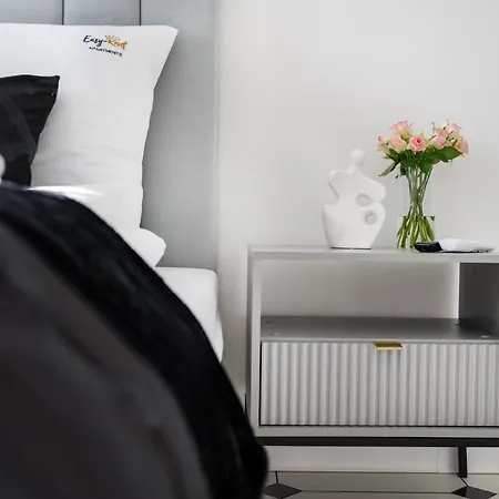 アパート Elegant - Easy - Rent *