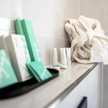 Elegant - Easy - Rent アパート