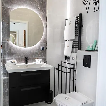 Elegant - Easy - Rent アパート *